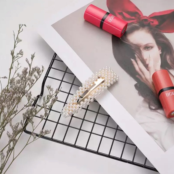 Pearl Hair Clip - Picture 3 of 6